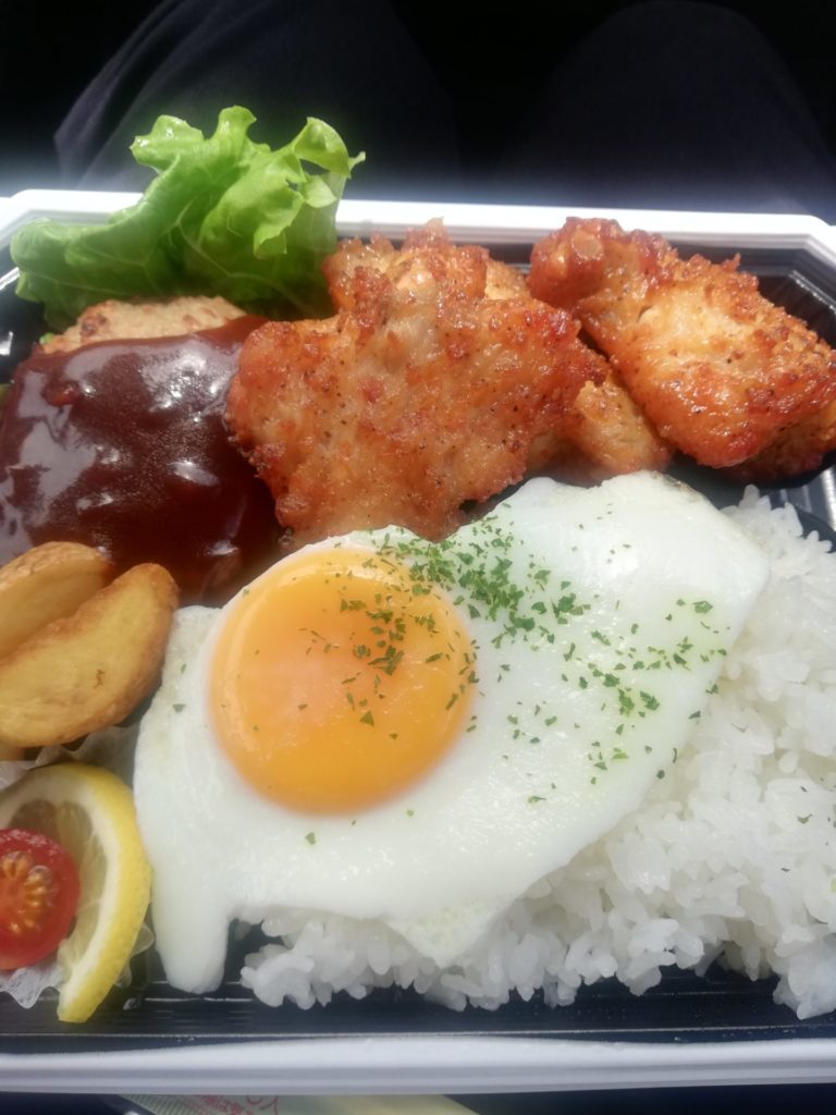 肉多めの飯