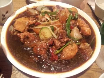 私の旦那は辛いもの好きです。 ハバネロ級の唐辛子パウダーを食事に大量にかけます。