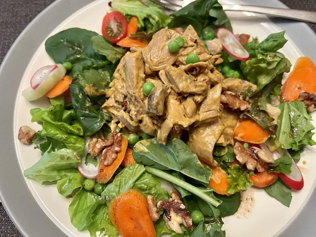 土曜日は基本的に外食にして焼き肉や焼き鳥などを一緒に食べに行きますが、外食の場合は野菜を気にせず本人も食べています。 どこの家もこんなに野菜ばっかりなんですか？