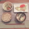 高校生の息子の友達のことでご質問です。 相手の親に黙って食事を与え続けてもいいのでしょうか？